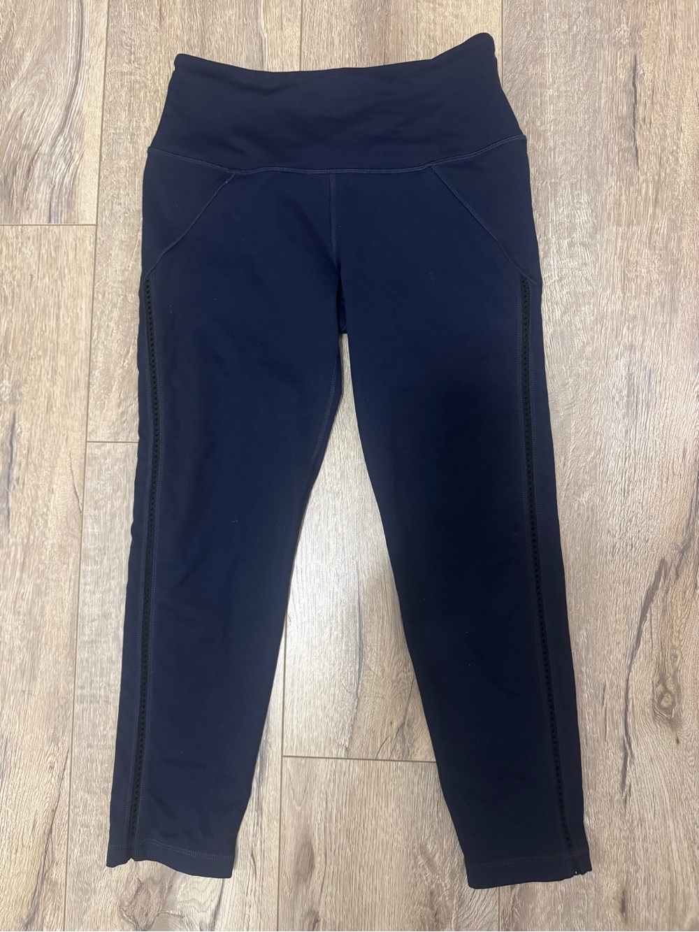 Victoria's Secret Sport knockout navy blue Capri Leggings